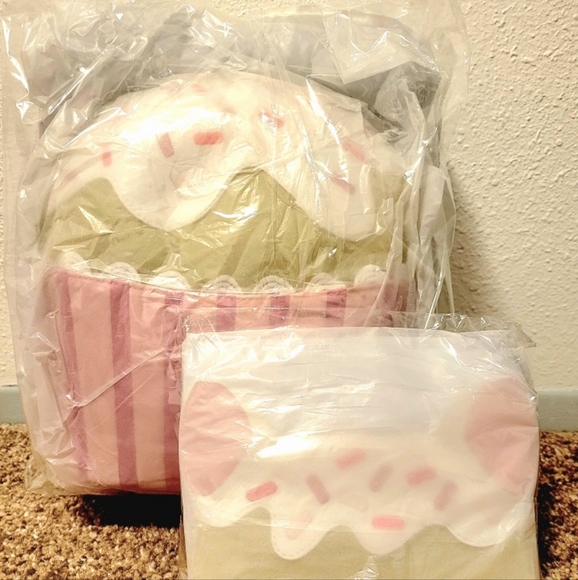 Loungefly Disney Set 💖 Marie Aristocats Cupcake Backpack & Wallet - Picture 5 of 5